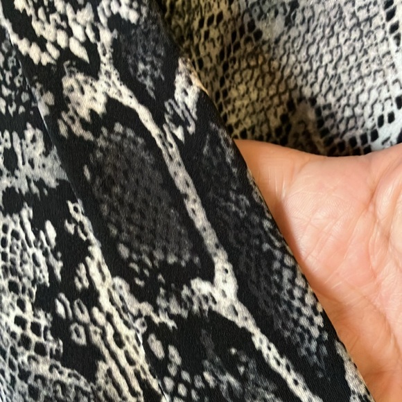 Faux snake print dress - Picture 3 of 6